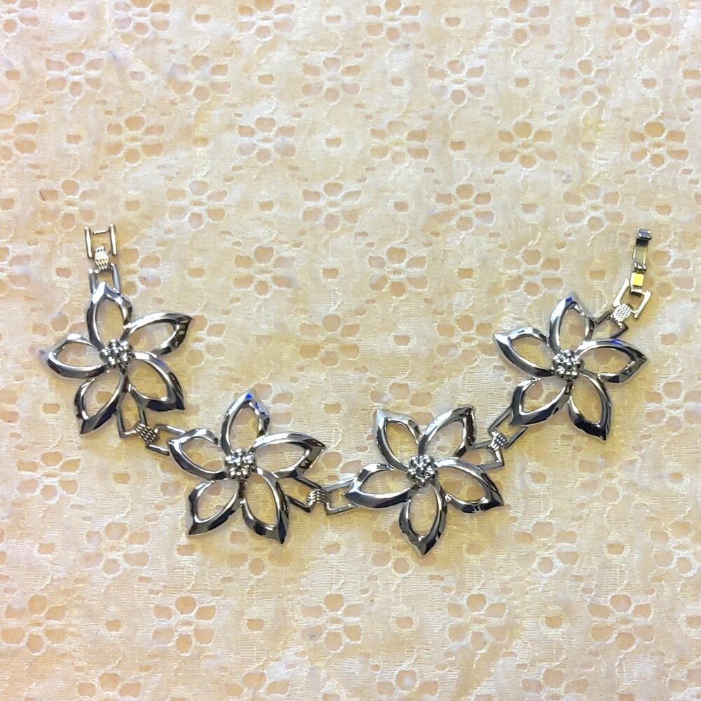 Vintage NEW Multi Floral Charms Silver Plated Bangle Bracelet